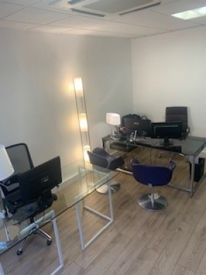 bureau Pascale 1.jpg